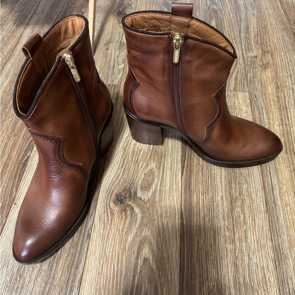 PIKOLINOS Chestnut Leather Ankle Booties